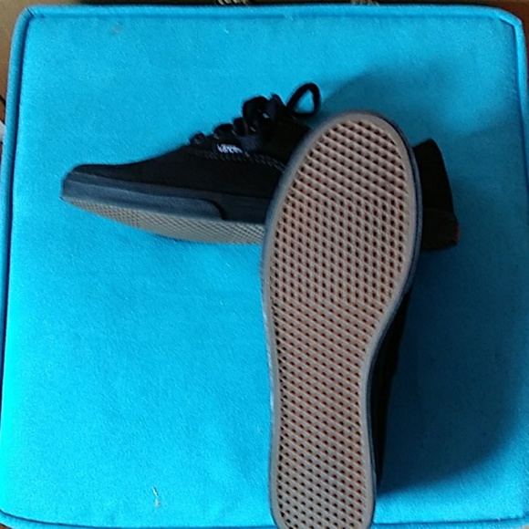 Vans - Picture 3 of 5